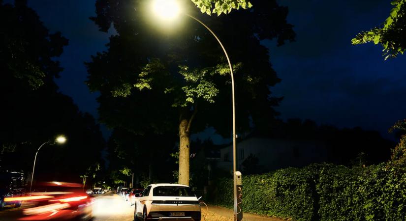 Úgy újul meg a közvilágítás Prágában, hogy az a villanyautósoknak is jó lesz
