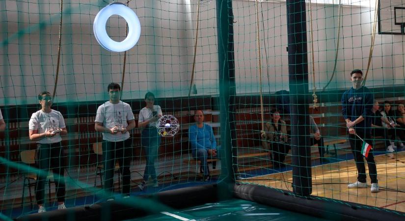 Történelmet írtak Szekszárdon: sikeres volt az első magyar drónfoci-bajnokság (képgaléria)