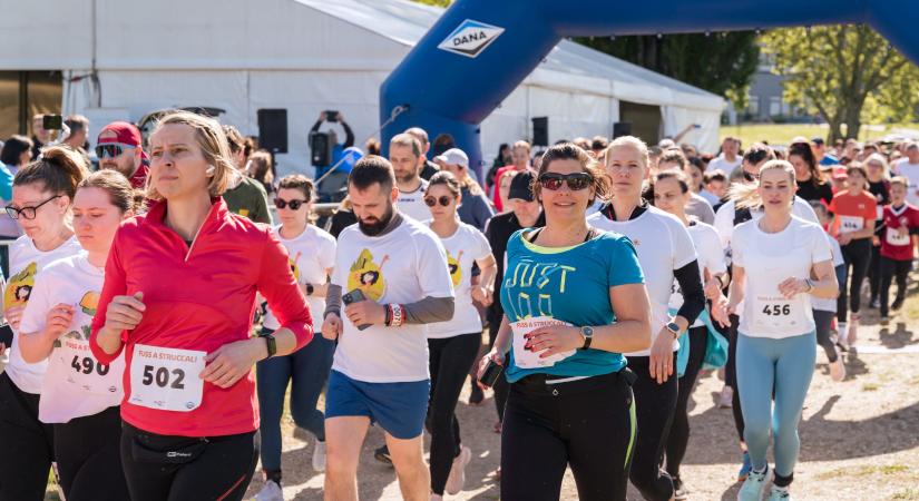 Negyedszerre is Fuss a Struccal!