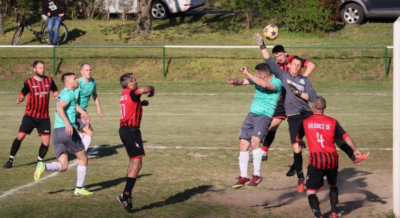 Mezőnyjátékossal a kapuban nyert kiesési rangadót a Kajdacs (galéria)