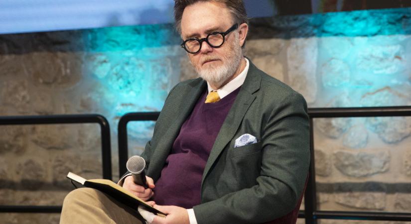 Orbán külföldi influenszerei: Tessék, igenis demokrácia!