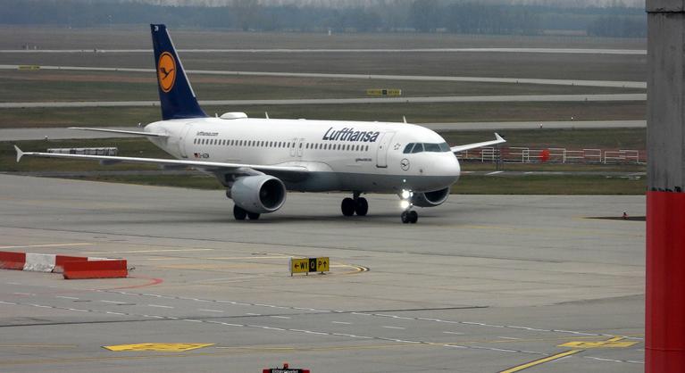 Sztrájkolnak a Lufthansa pilótái, a hétfői és keddi budapesti járataikat is törölték
