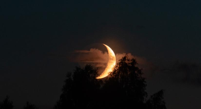 Heti holdhoroszkóp 2026. április 13-19: az Újhold szerelmet és szenvedélyt hoz