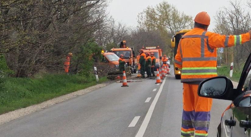 Gallyazás lassítja a közlekedést Mezőfalva és Nagyvenyim között