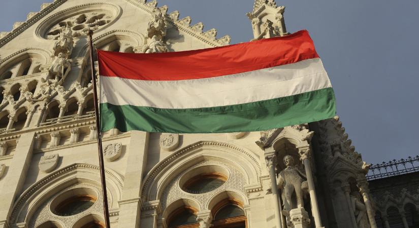 Így szavaztak a legkisebb magyar településen, csupán 12 választó döntött, mindenki elment szavazni