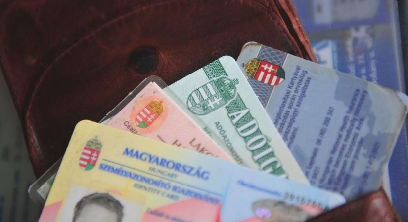 Lakcímkártya és személyi is kelleni fog, de cserében ajándékot is adnak