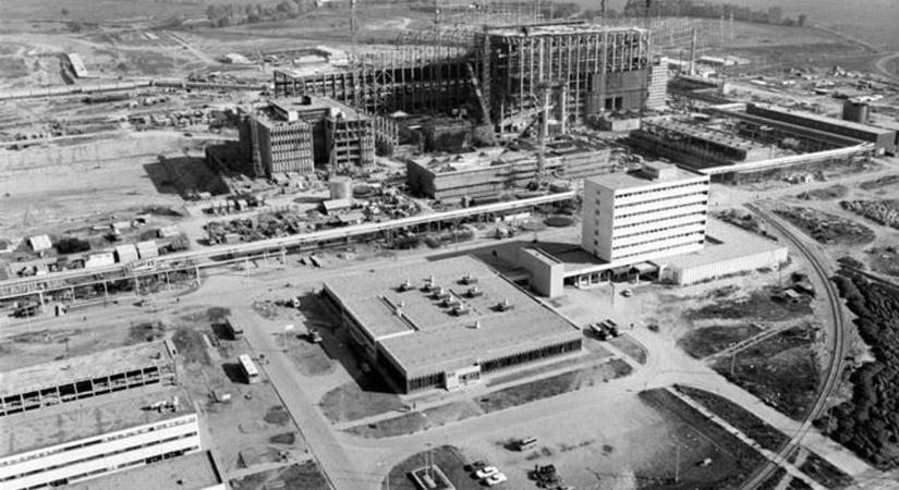 Állambiztonsági titkok: Miért kellett egy sebesült kőművesnek távoznia a Paksi Atomerőműből?