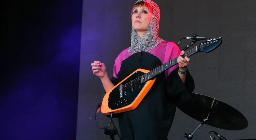 Budapesten koncertezik Cate le Bon, aki producerként is nagyon emlékezetes lemezeken dolgozott