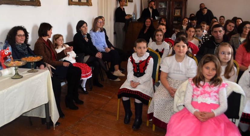 Fiatal hangokkal ünnepelték a költészetet Kézdivásárhelyen