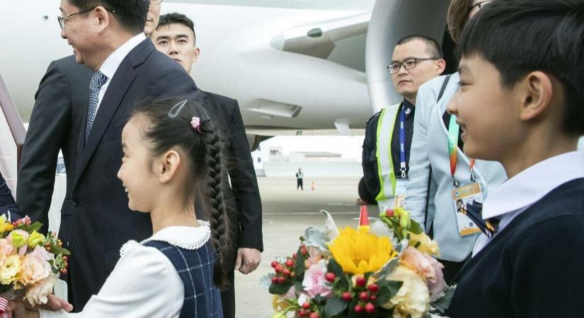 A kínai kormány is gratulált Magyar Péternek