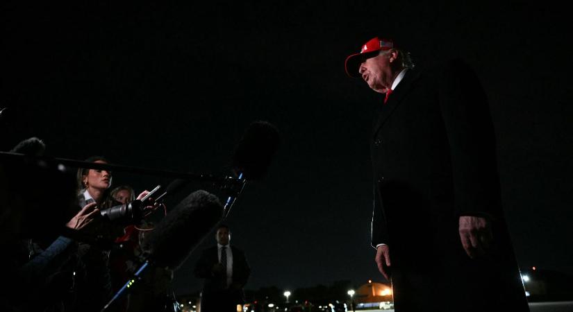 Donald Trump szótlanul továbbment, amikor megkérdezték tőle, mit gondol Orbán Viktor választási vereségéről