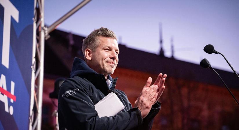 A bankok is gratuláltak Magyar Péternek