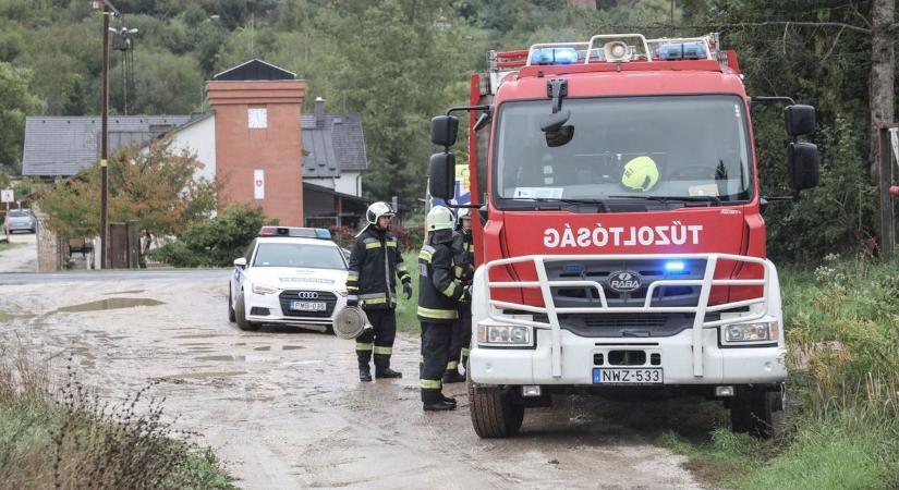 Lakóház égett Hajdú-Biharban, még a padlás is lángra kapott!