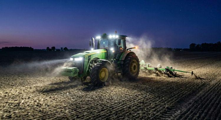 A FORVIA HELLA bővíti gyártáskapacitását a mezőgazdasági gépek szegmensében