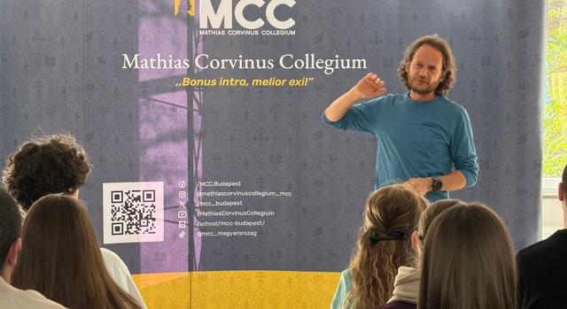 Az MCC beregszászi központjában tartott előadást Rakonczay Gábor