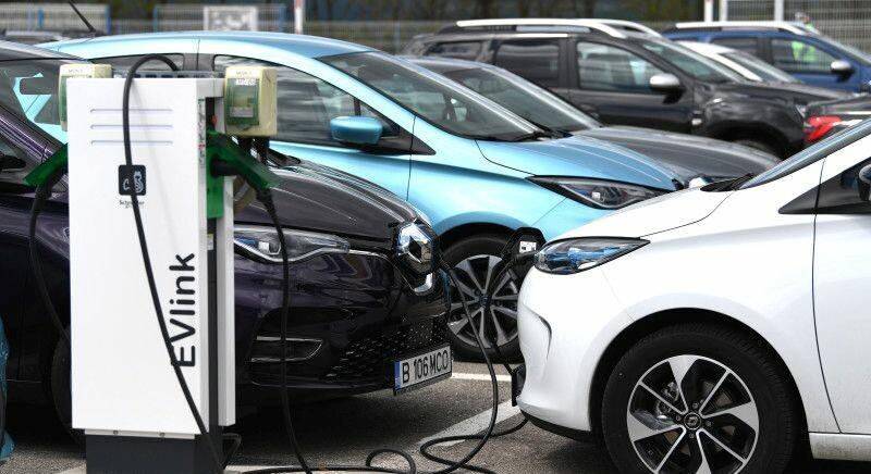 Elektromobilitás: köztes technológiával indít ellentámadást az európai autóipar