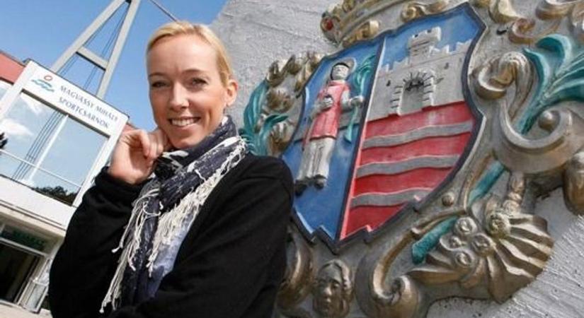 Vége a csodás pályafutásnak, könnyek között búcsúztatták a kézilabdaklasszist