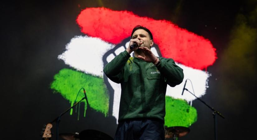 Beton.Hofi arra kéri az emberek főnökeit, hogy legyenek ma elnézőbbek