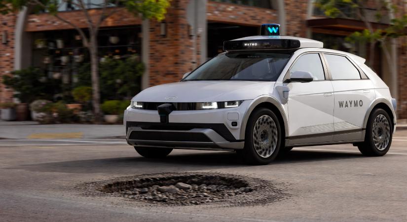 Szintet lép a Waymo, már közérdekű tevékenységre is képes lesz a robottaxi