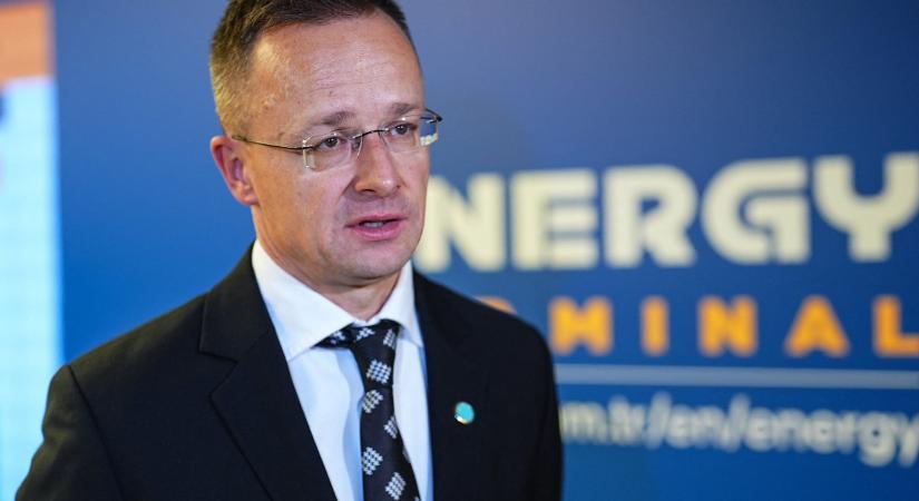 Előkerült Szijjártó Péter, a külügyminisztériumnál fotózták le