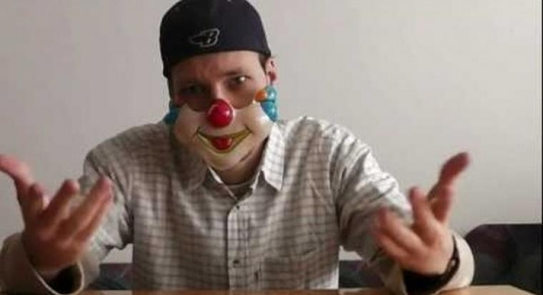 A kormányváltás utána FreddyD beváltja régi ígéretét, visszatér a Rossz PC Játékok