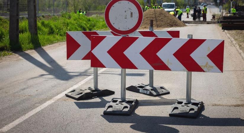 Útlezárás Baranyában: egy egész napig nem lesz elérhető a forgalmas útszakasz