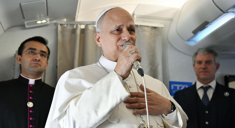 XIV. Leó pápa visszavágott Donald Trumpnak, aki gyengének nevezte