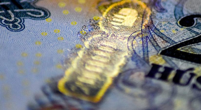 Elég volt pár mondat: tovább menetel a forint Magyar Péter megszólalása után