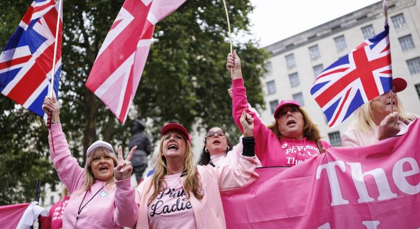 Nyolcmillió forintnyi összegbe kerül minden brit háztartásnak a migrációt ösztönző politika