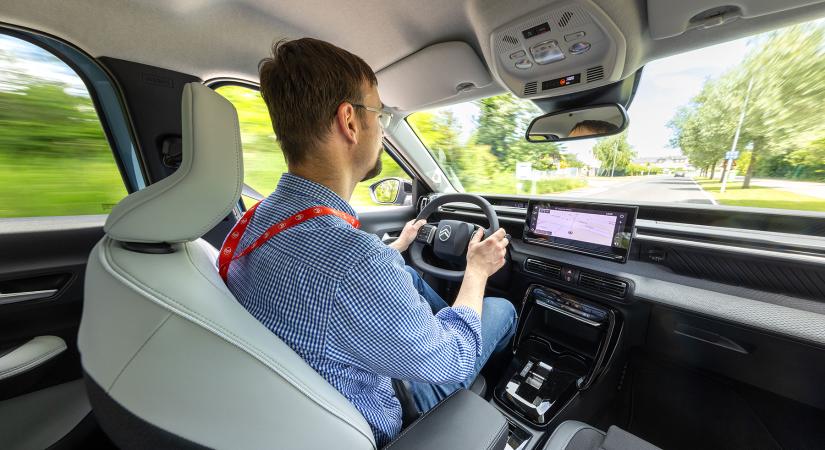 Sok autós nincs tisztában azzal, miért fontos így fogni a kormányt