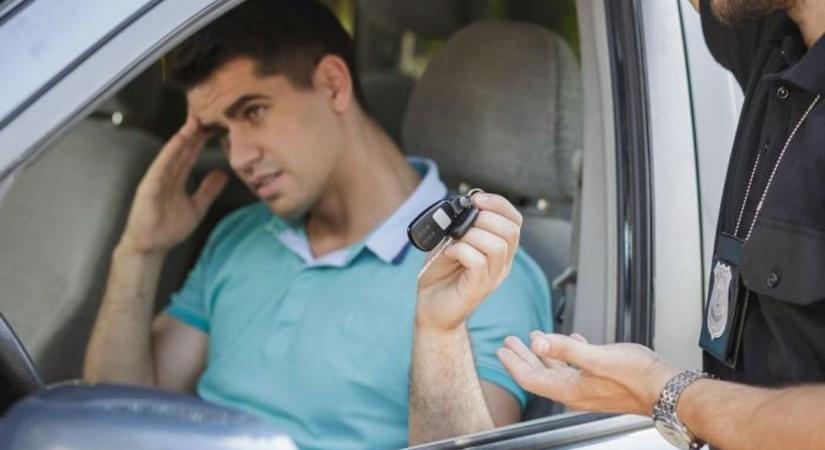 Sokkoló számok: ennyi ideig marad benned az alkohol egy pohár után - a kávé sem segít!