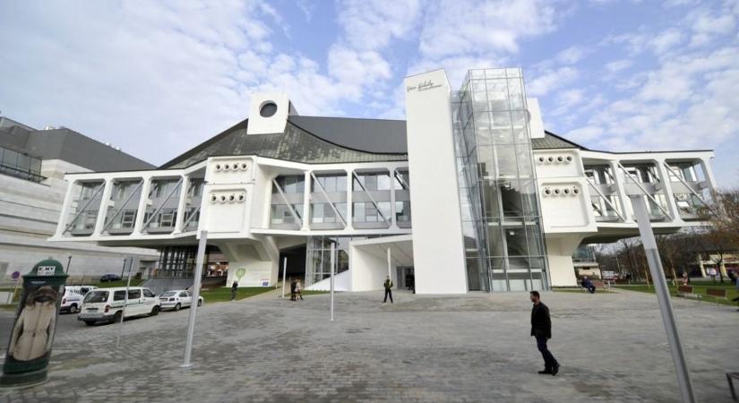 Megemlékezést tartanak Váci Mihály halálának évfordulóján Nyíregyházán