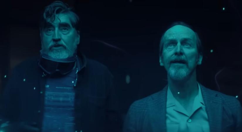 A nyugdíjas forradalmárok: A premierdátummal együtt megérkezett az első előzetes a Stranger Things alkotóinak új sci-fijéhez, melyben egy csapat nyugdíjas szembesül valami nem e világival