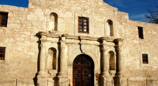 Taylor Sheridan rendezi az új Alamo-múzeum történelmi filmjét