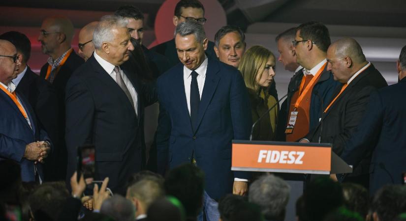 Lázár János: A többség döntése előtt fejet hajtunk
