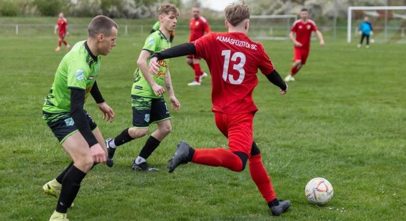 A Tardosi FC kihasználta a riválisok hibáit, és máris a tabella élére állt