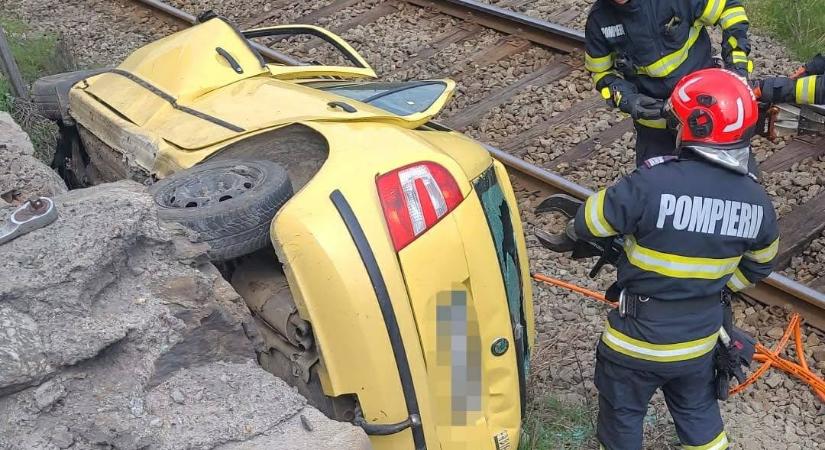 Várandós nő az Olt-völgyi frontális ütközés egyik sérültje – Mentőhelikopterrel szállították kórházba