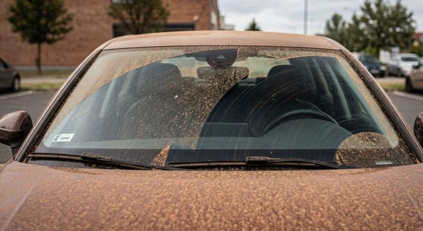 Szaharai por érkezett fölénk: így védje tőle az autó fényezését, ezt a módszert csak a profik ismerik