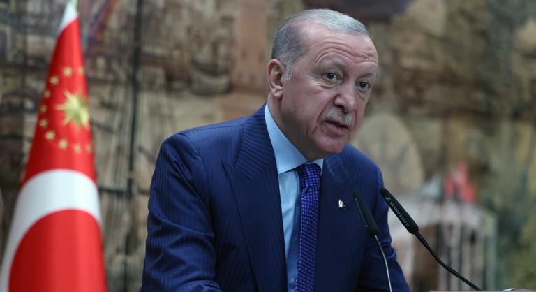 Erdogan katonai akcióval fenyegette meg Izraelt, Jeruzsálem éles szavakkal vágott vissza az elnöknek