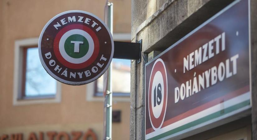 30 ezer forintért rabolt ki egy dohányboltot és fenyegetett késsel egy albérlőt