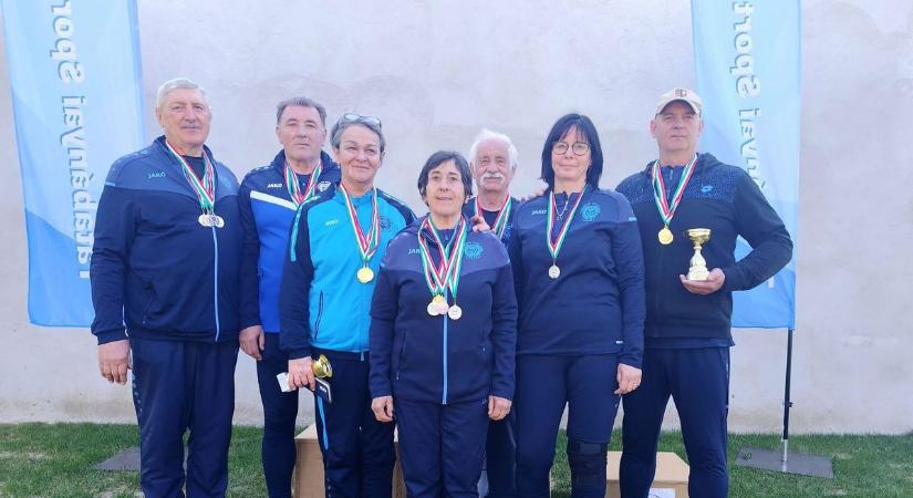 Aranyérmek potyogtak az országos dobóbajnokságon a tatabányaiak nyakába