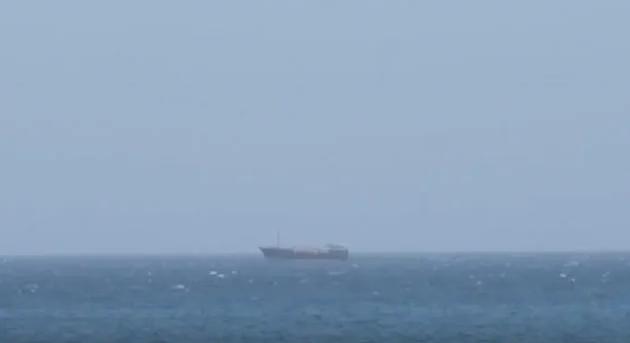 Az USA haditengerészetének két hajója aknamentesítésbe kezdett a Hormuzi-szorosban