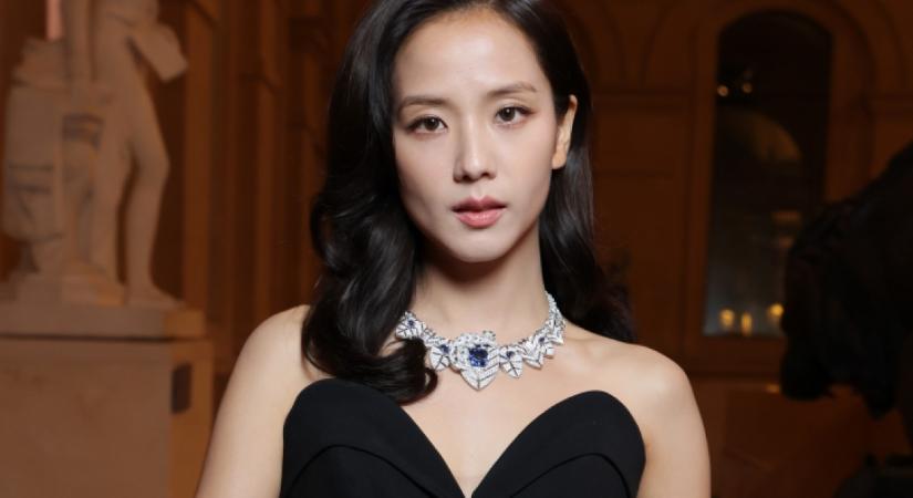 Ő ma a világ legszebb arcú és legtökéletesebb nője: még a modelleket is maga mögé utasította