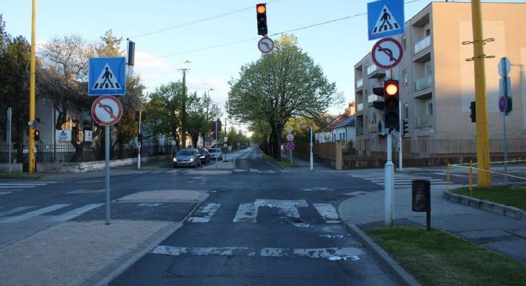 Piroson áthajtva elütött egy gyalogost, majd elhajtott