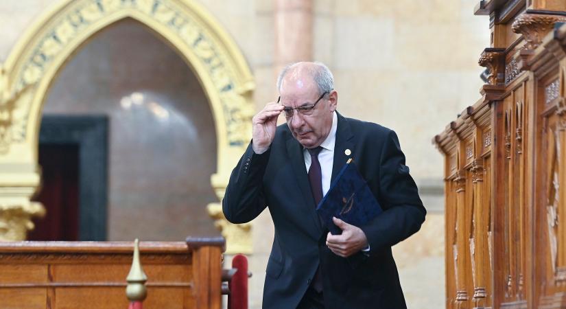 Sulyok Tamás berendelte a pártvezetőket