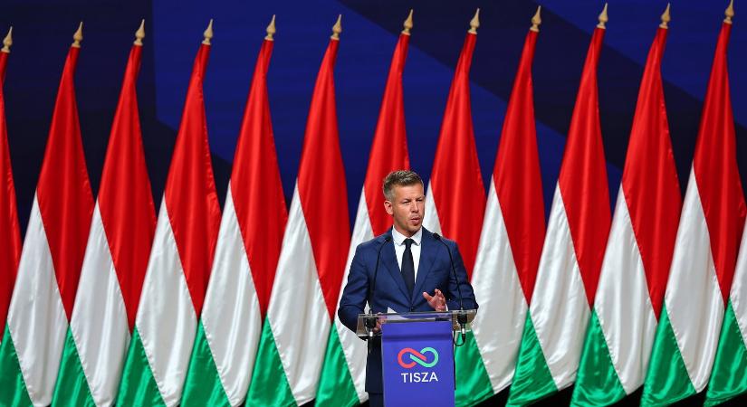 Magyar Péter élő adásban védte meg Orbán Viktort, a külföldi riporter talált valamit a miniszterelnök irodájában
