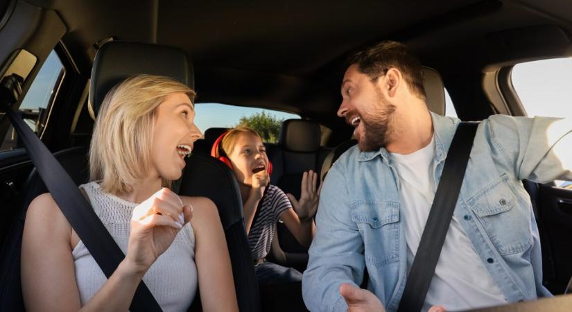 Egy apró trükk, amitől teljesen új élmény lesz az autós zenehallgatás