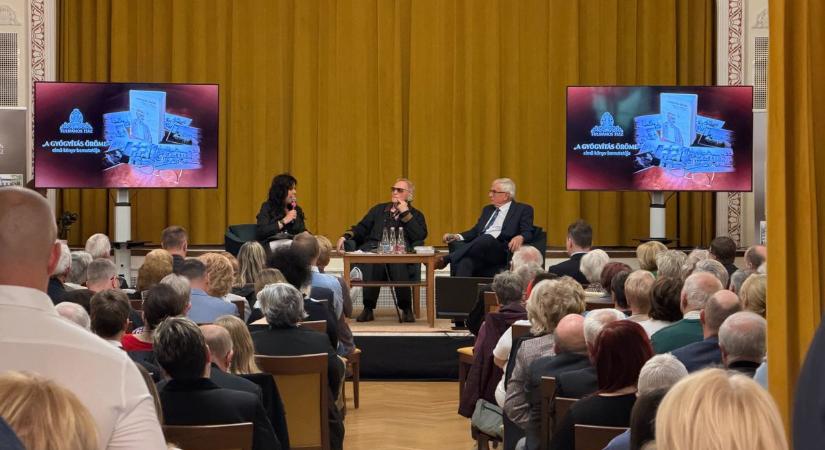 Csillék hangját is felidézte az Oscar-díjas rendező Tatabányán