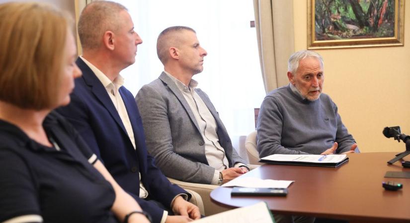 Oladi plató: egészségügyi vészhelyzetet hirdettek Szombathelyen