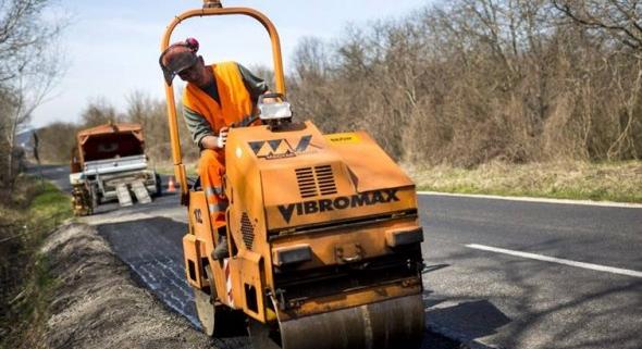 Egészségkárosító anyaggal borítottak be több utcát is Szombathelyen